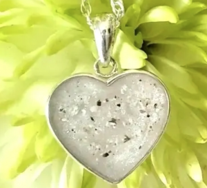 pic of an ashes jewellery keepsake