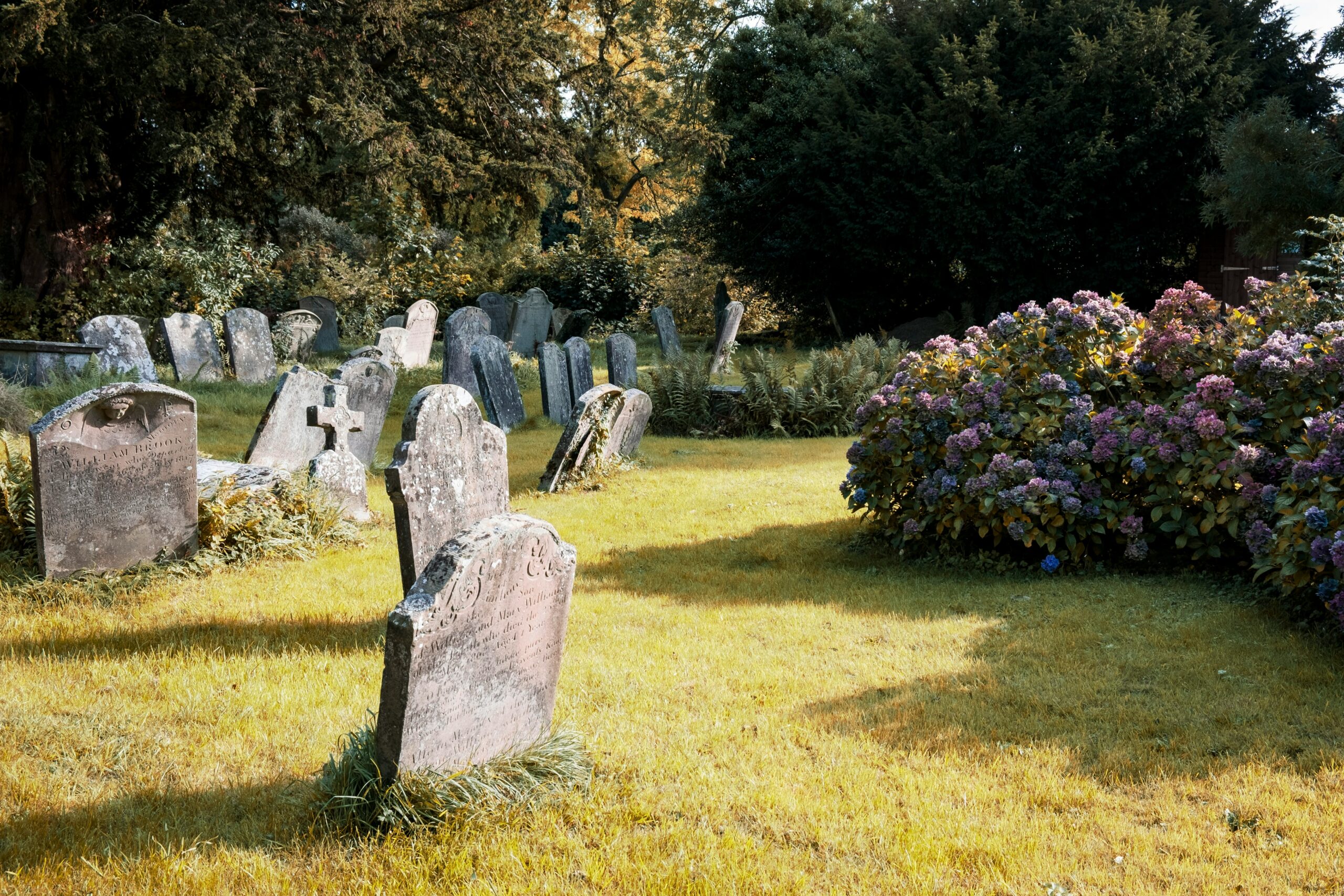 Cemetery with broken memorials that need a memorial audit with assettrac.